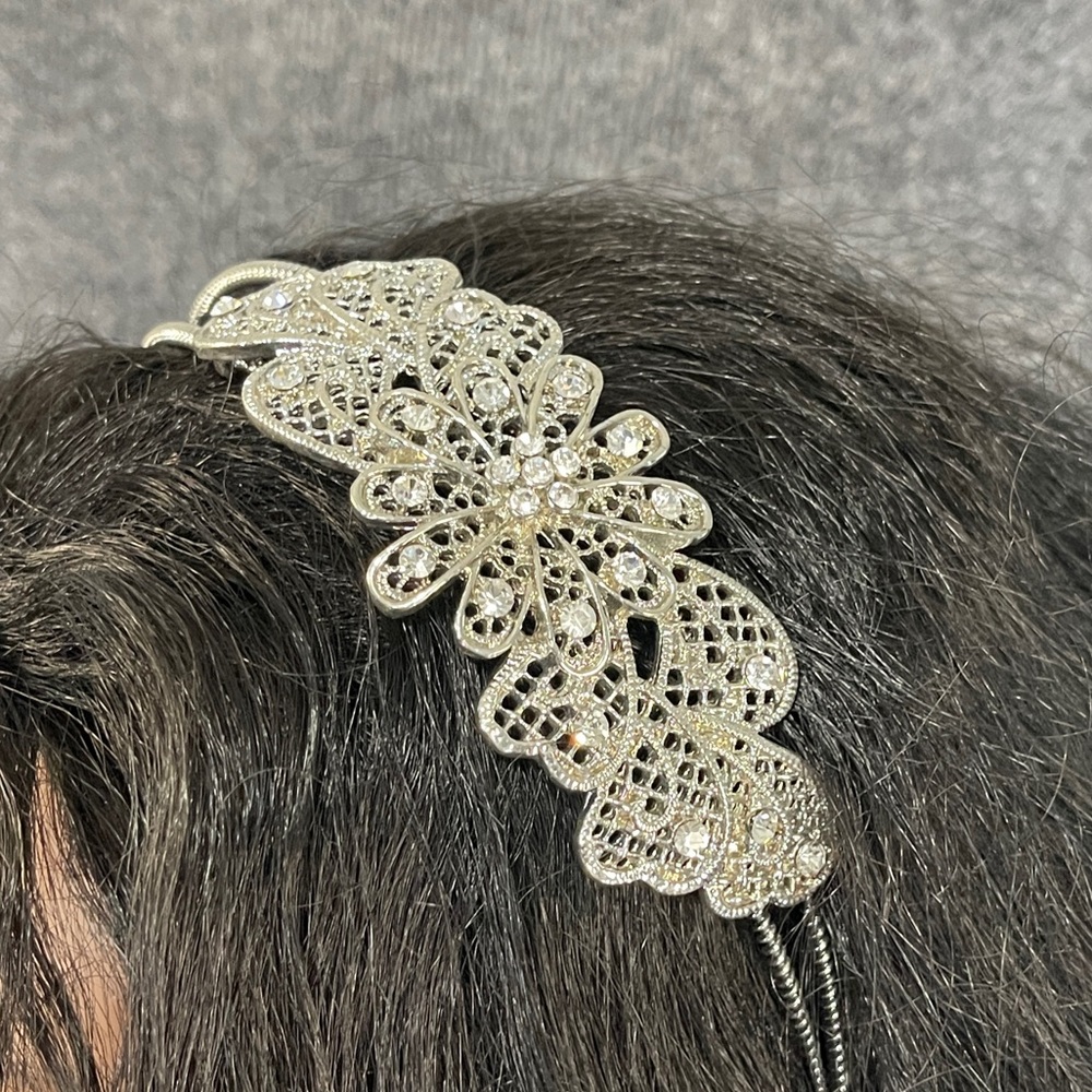 Flower Rhinestone Metal Coil Headband - Picture 4 of 10